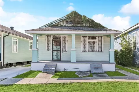 3920 Delachaise St, New Orleans, LA 70125