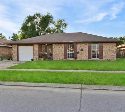 2416 W Pearl Dr, Marrero, LA 70072