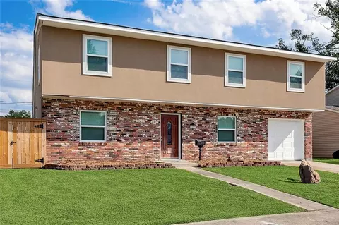 1204 Madewood Rd, Laplace, LA 70068