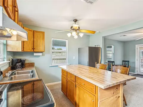 Kitchen - 224 Terry Dr, Slidell, LA 70458 photo 2 of 2