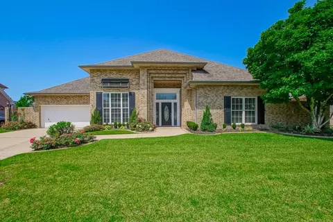 26 Oak Alley Blvd, Marrero, LA 70072