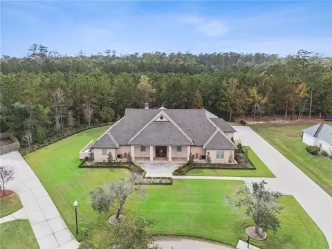 500 Oak Tree Ct, Madisonville, LA 70447