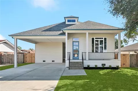 3509 Plaza Dr, Chalmette, LA 70043
