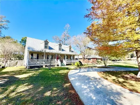 162 Sandra Lee Dr, Mandeville, LA 70448