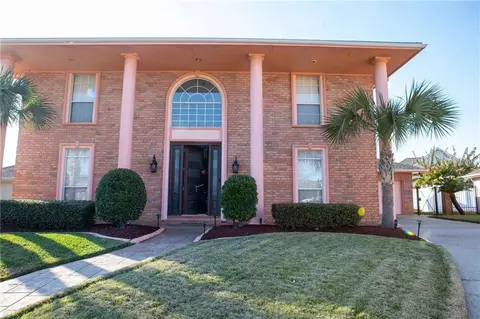 11211 Asphodel Dr, New Orleans, LA 70128