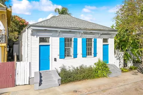 3917 Laurel St, New Orleans, LA 70115