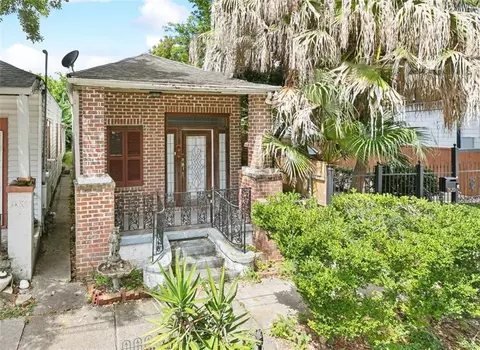 7616 Benjamin St, New Orleans, LA 70118