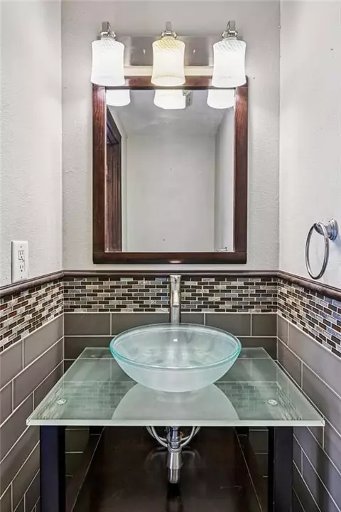 Bath - 23375 Lowe Davis Rd, Covington, LA 70435 photo 1 of 8