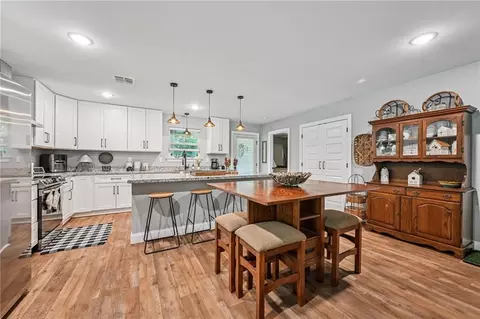 Kitchen - 23375 Lowe Davis Rd, Covington, LA 70435 photo 4 of 6