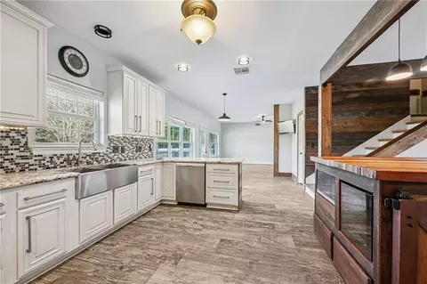Kitchen - 23375 Lowe Davis Rd, Covington, LA 70435 photo 2 of 6