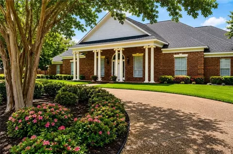6714 Tennyson Oaks Ln, Alexandria, LA 71301