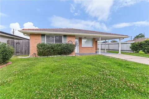 7525 Asteroid St, Violet, LA 70092