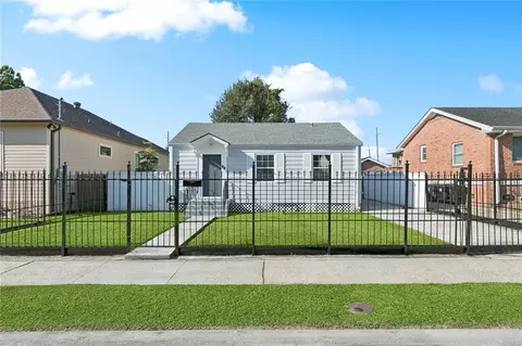 64 Curtis Dr, New Orleans, LA 70126