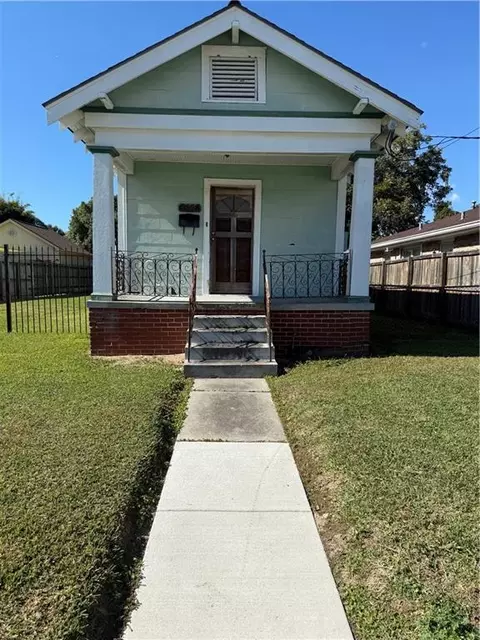 5158 Painters St, New Orleans, LA 70122