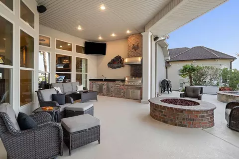 Exterior - 2009 Sunset Blvd, Slidell, LA 70461 photo 4 of 7