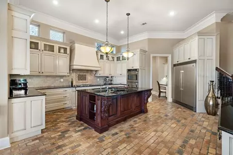 Kitchen - 2009 Sunset Blvd, Slidell, LA 70461 photo 4 of 4