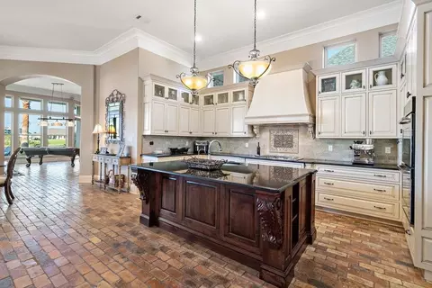 Kitchen - 2009 Sunset Blvd, Slidell, LA 70461 photo 1 of 4