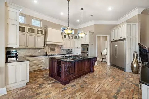 Kitchen - 2009 Sunset Blvd, Slidell, LA 70461 photo 4 of 4