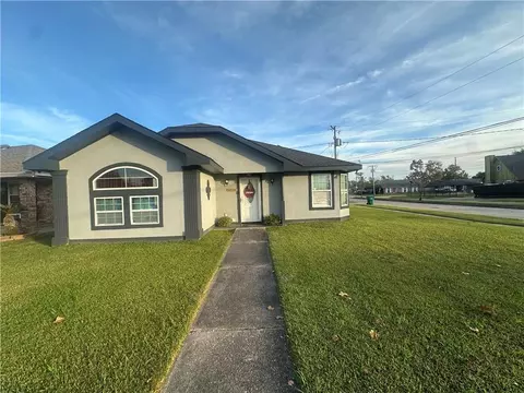 2700 Concordia Dr, Laplace, LA 70068