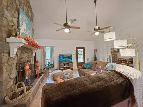Living - 73033 Double Bs Rd, Covington, LA 70435 photo 1 of 2