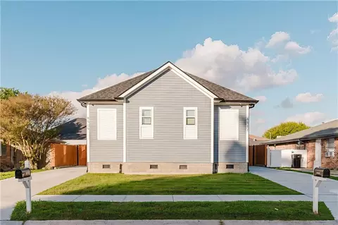 8509 11 Regiment Dr, Chalmette, LA 70043