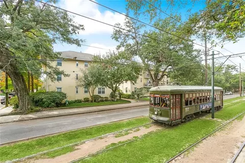 7444 St Charles Ave #204, New Orleans, LA 70118