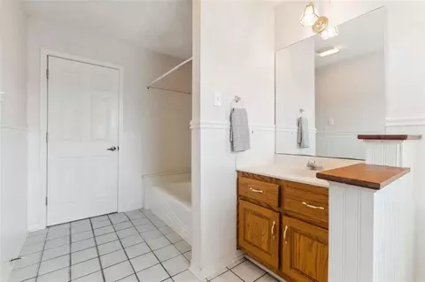 Bath - 5 Zee Ann Dr, Luling, LA 70070 photo 3 of 3