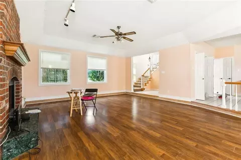 Living - 5 Zee Ann Dr, Luling, LA 70070 photo 2 of 3