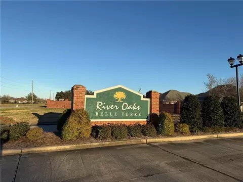 509 Pere Marquette Ct, Laplace, LA 70068