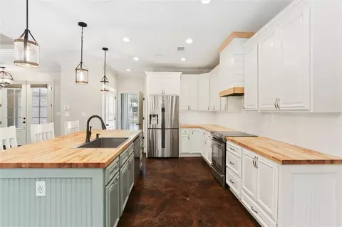 Kitchen - 22110 Nolan Rd, Covington, LA 70435 photo 3 of 3