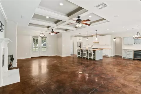 Living - 22110 Nolan Rd, Covington, LA 70435 photo 3 of 6