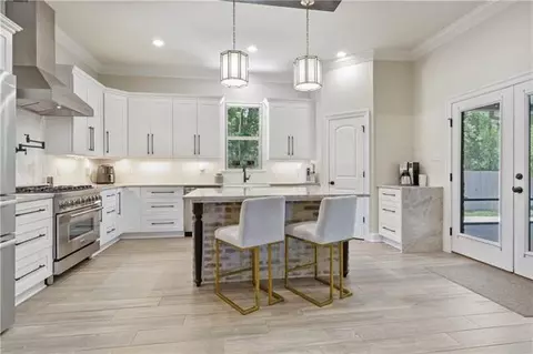 Kitchen - 343 Saw Grass Loop, Covington, LA 70435 photo 2 of 3