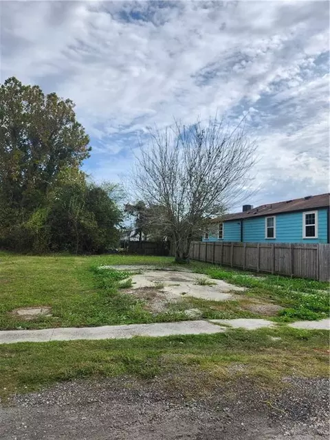 2419 Music St, New Orleans, LA 70117