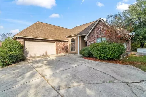 165 Wood Thrush Dr, Madisonville, LA 70447