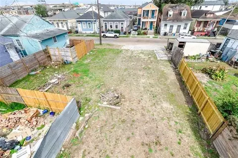 1422 Columbus St, New Orleans, LA 70116