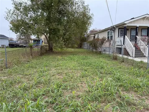 4525 America St, New Orleans, LA 70126