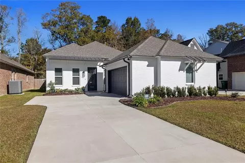25231 Burlington Dr, Denham Springs, LA 70726