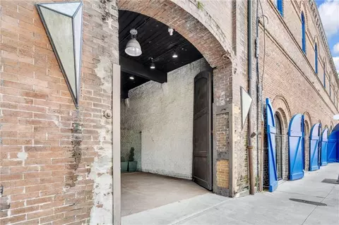 402 Julia St #302, New Orleans, LA 70130