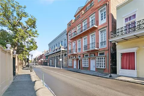 627 Ursulines St #6, New Orleans, LA 70116