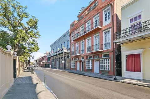 627 Ursulines St #6, New Orleans, LA 70116