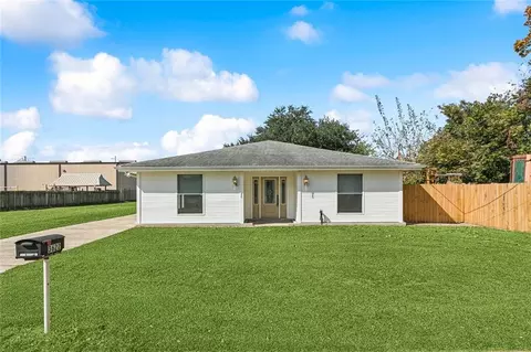 3622 Buffon St, Chalmette, LA 70043