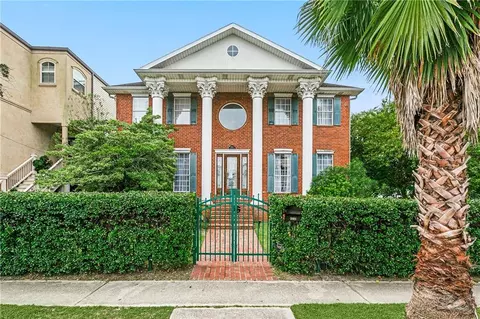 4232 Fontainebleau Dr, New Orleans, LA 70125