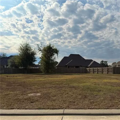 656 Dockside Dr, Slidell, LA 70461