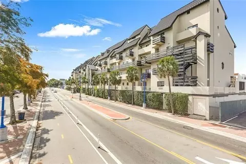 7300 Lakeshore Dr #6, New Orleans, LA 70124