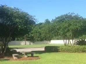 3560 Holiday Dr, New Orleans, LA 70114