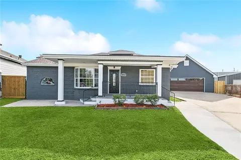 110 Alexander Pl, Arabi, LA 70032