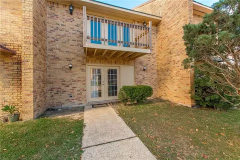 305 Ormond Meadows Dr #B, Destrehan, LA 70047
