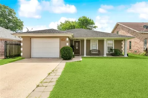 2721 Saint Marie Dr, Meraux, LA 70075