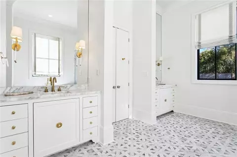 Bath - 52 Mistletoe Dr, Covington, LA 70433 photo 3 of 7