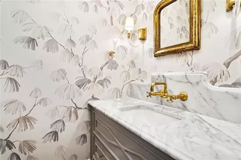 Bath - 52 Mistletoe Dr, Covington, LA 70433 photo 1 of 7